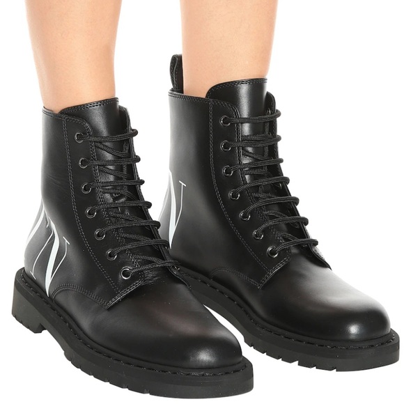 🛑SOLD 🛑 Valentino Black Leather Women’s Combat Boots - Picture 3 of 9